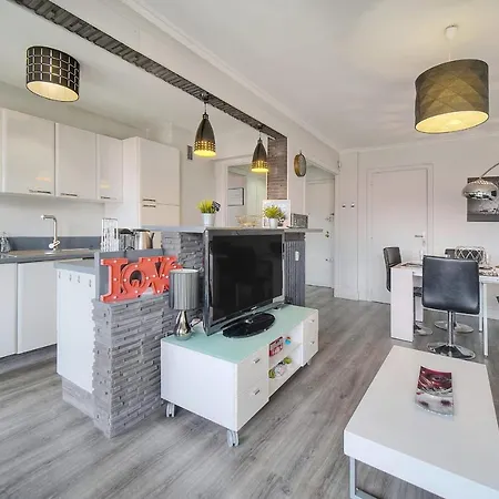 Immogroom -terrace - Air Conditioner - Wifi - 15 Min From The Palais Apartment